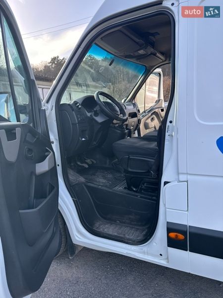 Грузовой фургон Renault Master 2017 в Ужгороде