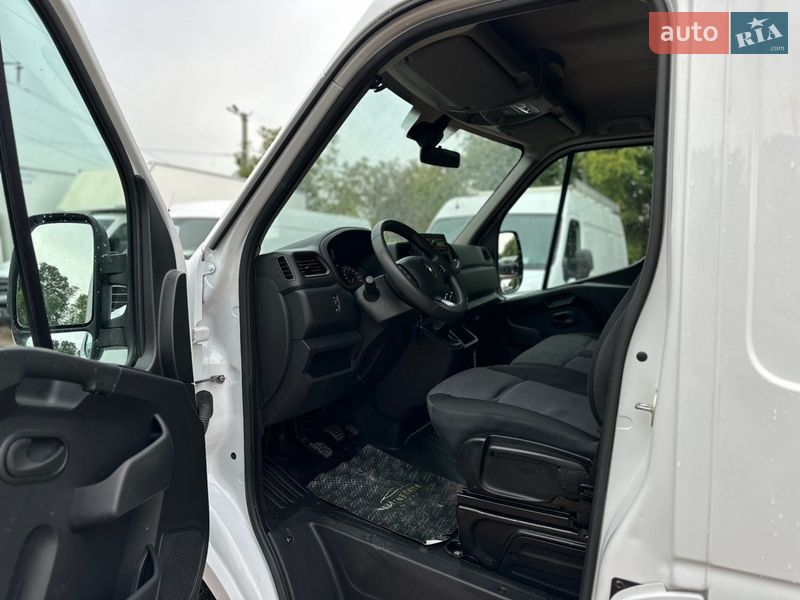 Вантажний фургон Renault Master 2021 в Рівному
