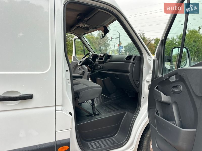 Вантажний фургон Renault Master 2021 в Рівному