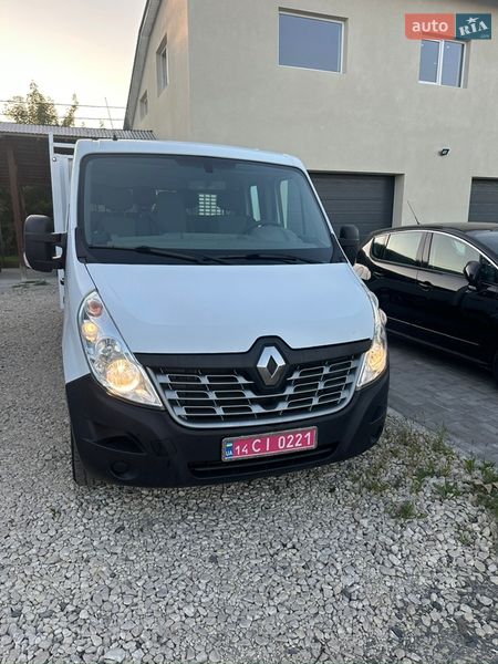 Вантажопасажирський фургон Renault Master 2016 в Львові
