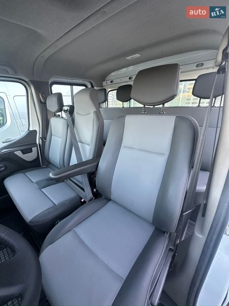Вантажопасажирський фургон Renault Master 2016 в Львові
