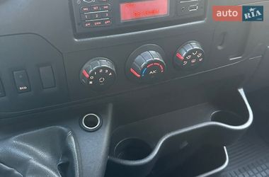 Вантажопасажирський фургон Renault Master 2016 в Львові