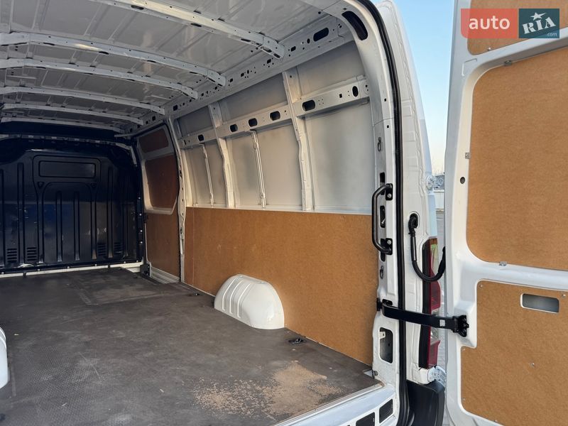 Грузовой фургон Renault Master 2019 в Дубно