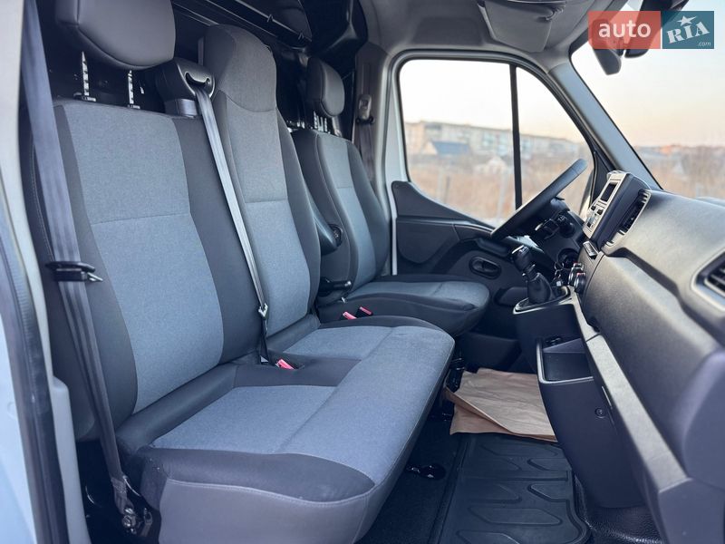 Грузовой фургон Renault Master 2019 в Дубно