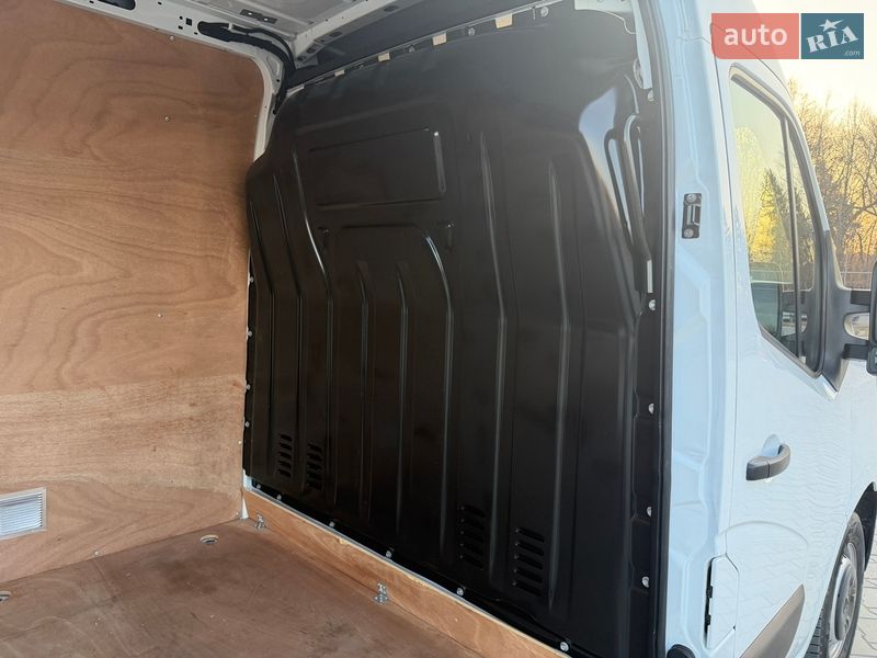 Вантажний фургон Renault Master 2023 в Дубні