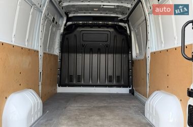 Вантажний фургон Renault Master 2021 в Рівному