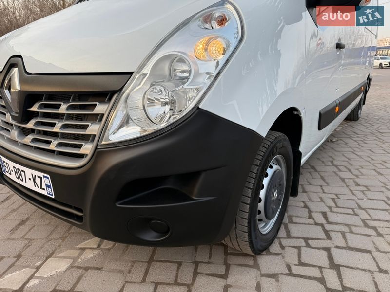 Грузовой фургон Renault Master 2017 в Дубно