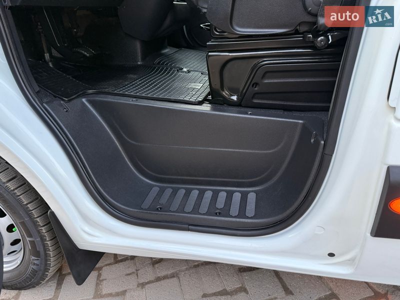 Грузовой фургон Renault Master 2017 в Дубно