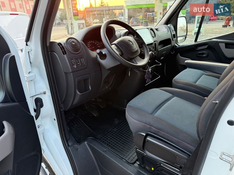 Грузовой фургон Renault Master 2017 в Дубно