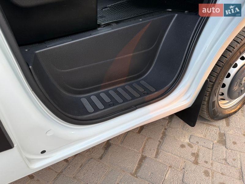 Грузовой фургон Renault Master 2017 в Дубно