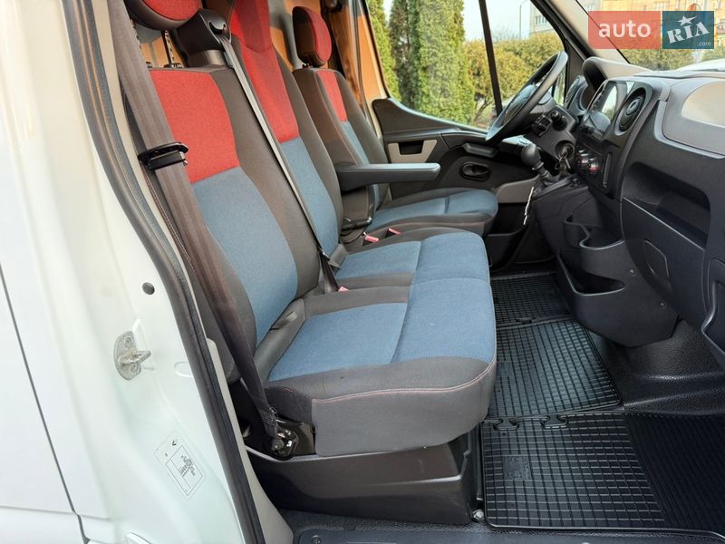 Грузовой фургон Renault Master 2017 в Дубно