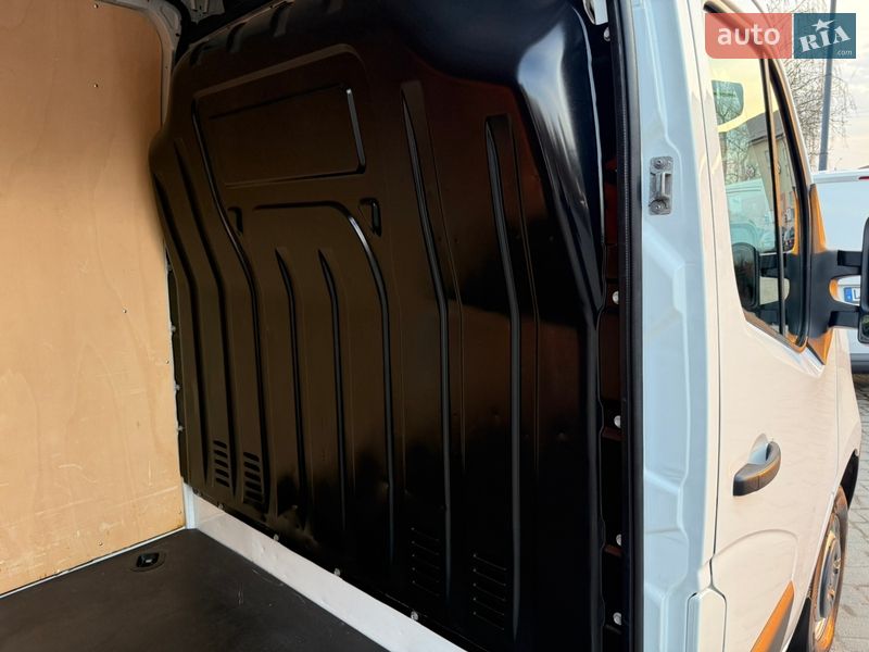 Грузовой фургон Renault Master 2017 в Дубно