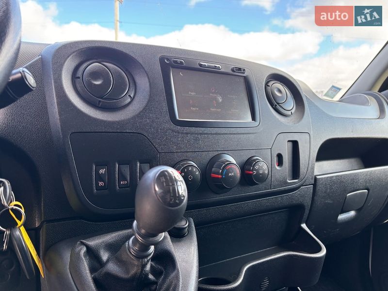 Грузовой фургон Renault Master 2017 в Львове