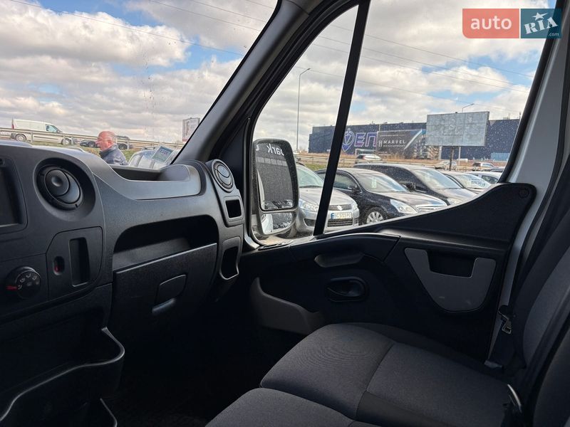 Грузовой фургон Renault Master 2017 в Львове