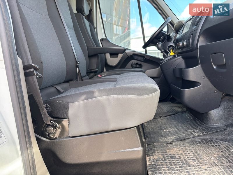 Грузовой фургон Renault Master 2017 в Львове