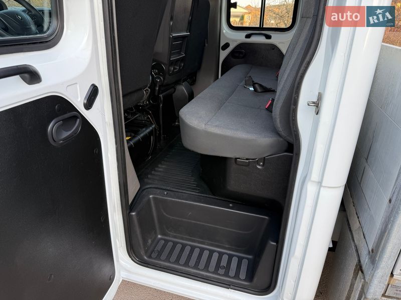 Грузопассажирский фургон Renault Master 2015 в Житомире