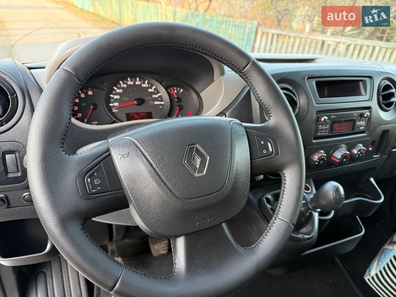 Грузопассажирский фургон Renault Master 2015 в Житомире