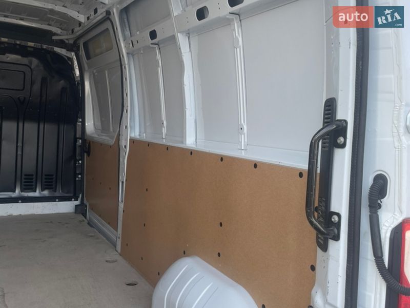 Грузовой фургон Renault Master 2022 в Луцке