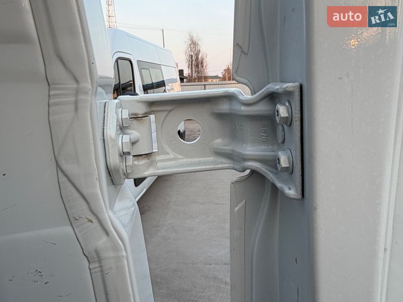 Вантажопасажирський фургон Renault Master 2016 в Млиніві фото 44 Вантажопасажирський фургон Renault Master 2016 в Млиніві