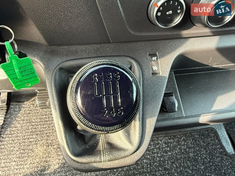 Грузовой фургон Renault Master 2022 в Киеве