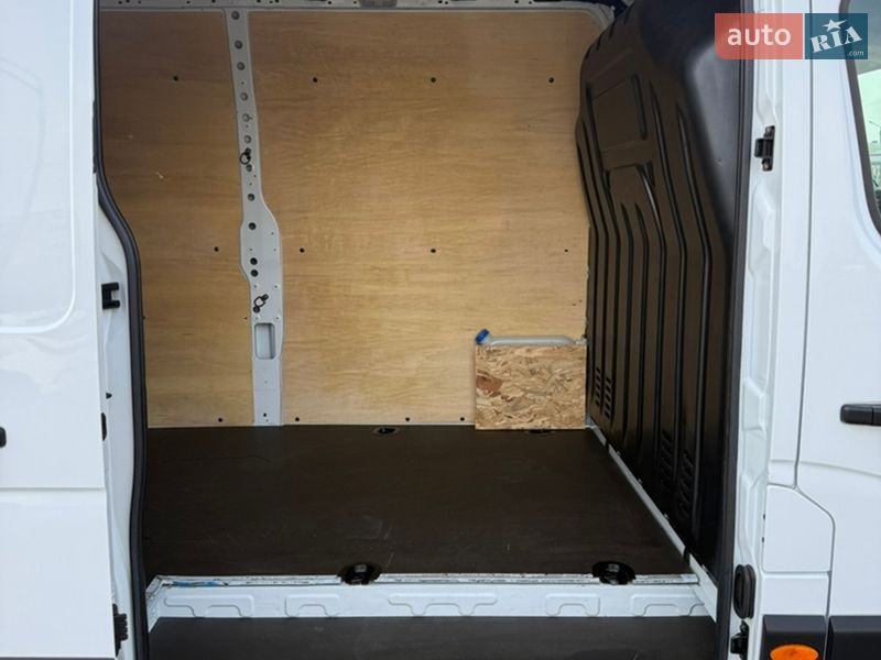 Грузовой фургон Renault Master 2022 в Киеве