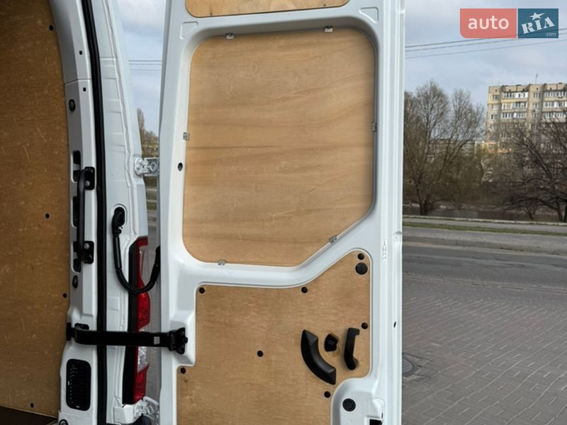 Грузовой фургон Renault Master 2022 в Киеве