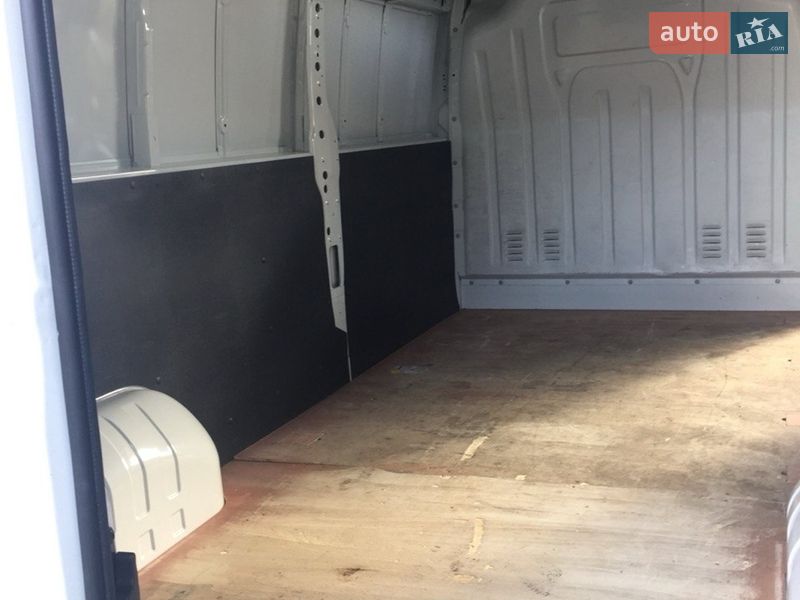 Грузопассажирский фургон Renault Master 2015 в Почаеве