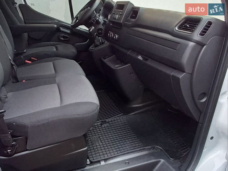 Микроавтобус грузовой (до 3,5т) Renault Master 2020 в Рогатине