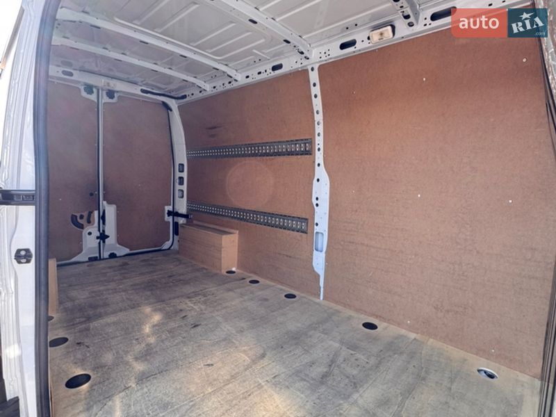 Грузовой фургон Renault Master 2022 в Киеве