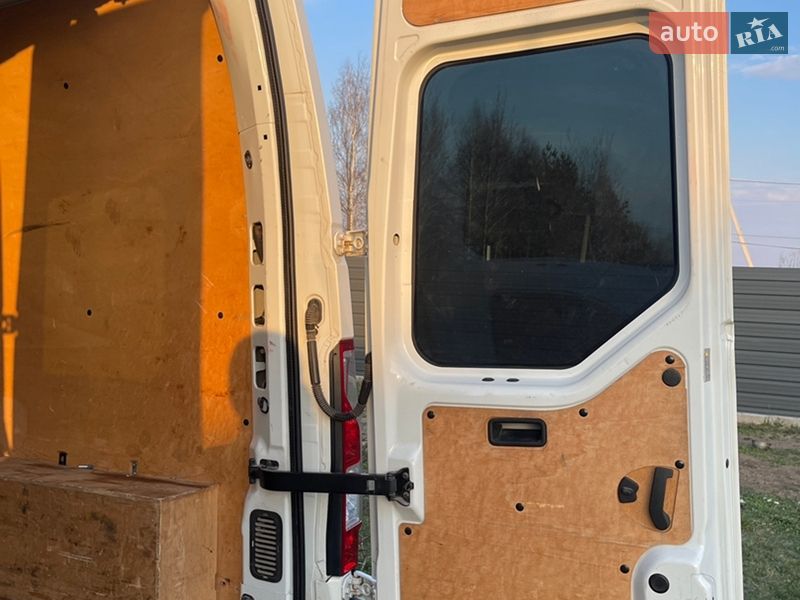 Вантажний фургон Renault Master 2015 в Рокитному