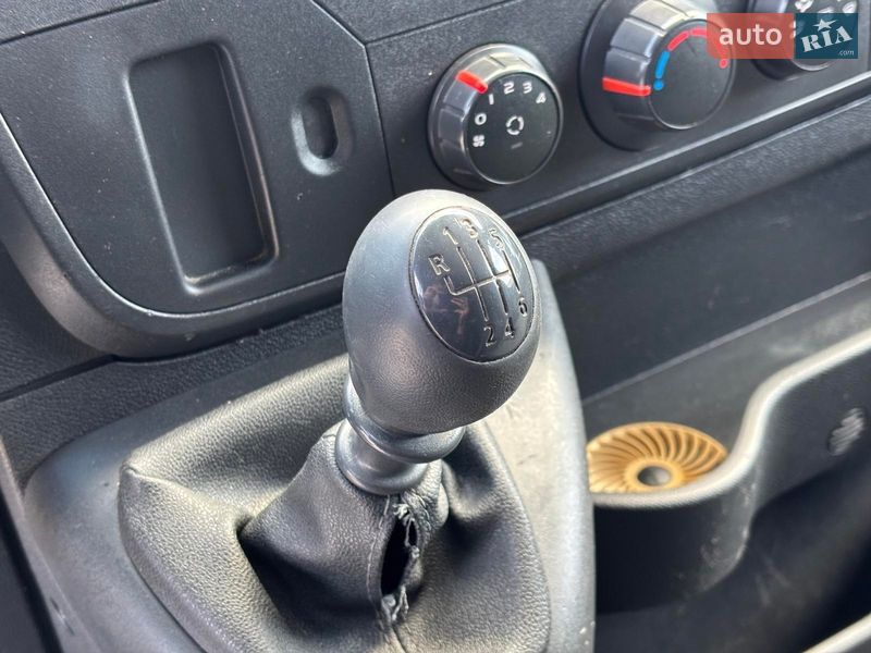 Грузовой фургон Renault Master 2017 в Львове
