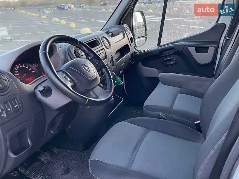 Грузопассажирский фургон Renault Master 2015 в Киеве