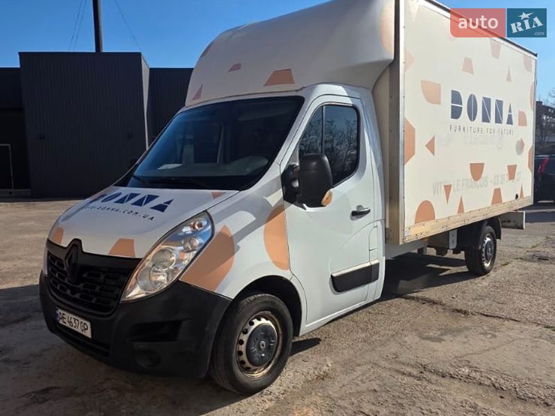 Вантажний фургон Renault Master 2016 в Дніпрі