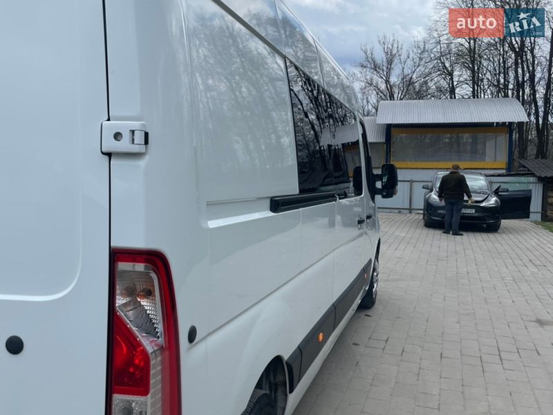 Вантажопасажирський фургон Renault Master 2015 в Долині