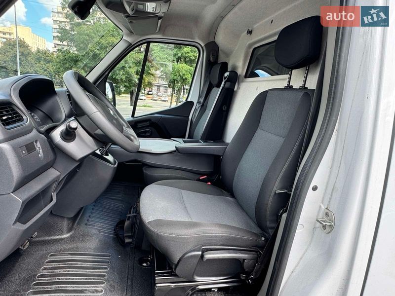 Грузовой фургон Renault Master 2023 в Киеве