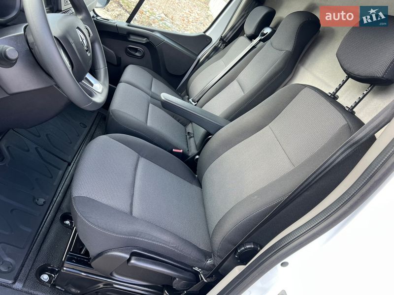 Грузовой фургон Renault Master 2022 в Дубно