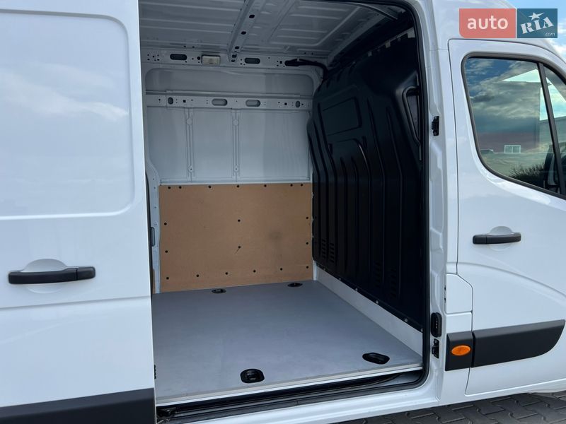 Грузовой фургон Renault Master 2022 в Дубно