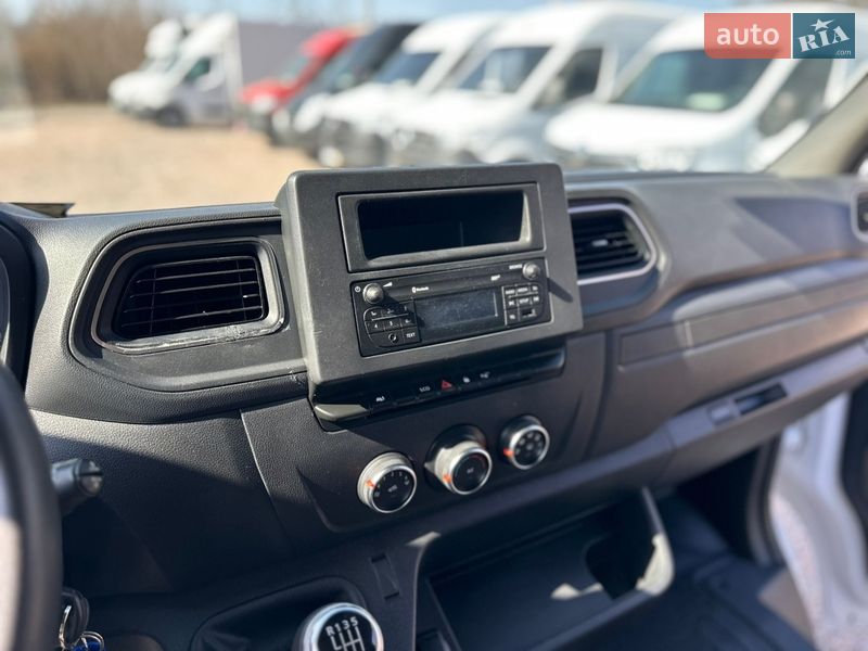 Вантажний фургон Renault Master 2021 в Рівному