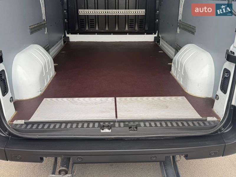 Вантажний фургон Renault Master 2021 в Луцьку