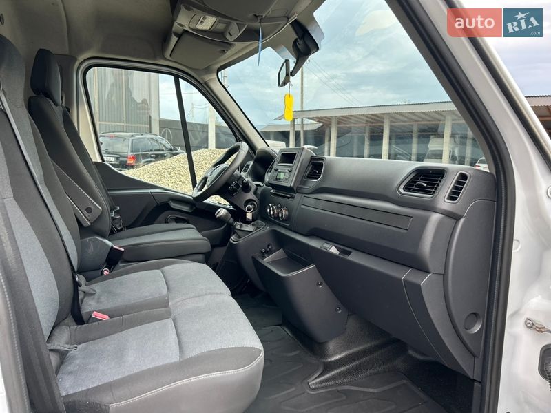 Тентованый Renault Master 2021 в Хусте