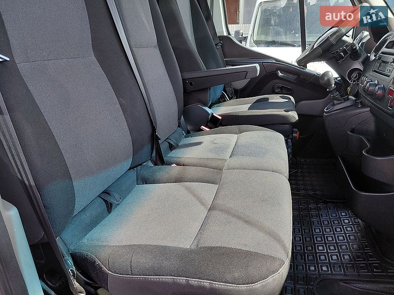 Грузовой фургон Renault Master 2015 в Ивано-Франковске
