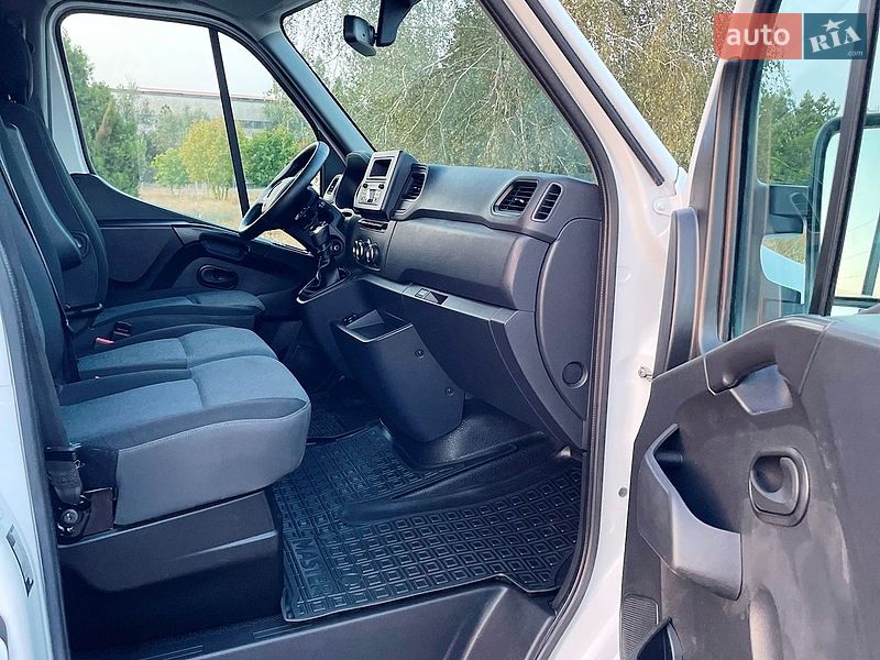 Вантажний фургон Renault Master 2021 в Дніпрі