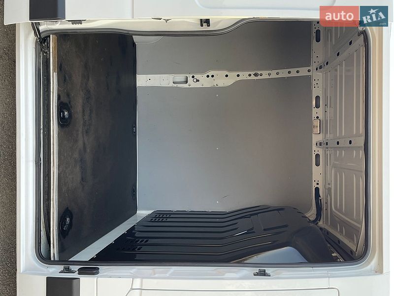 Вантажний фургон Renault Master 2021 в Дніпрі