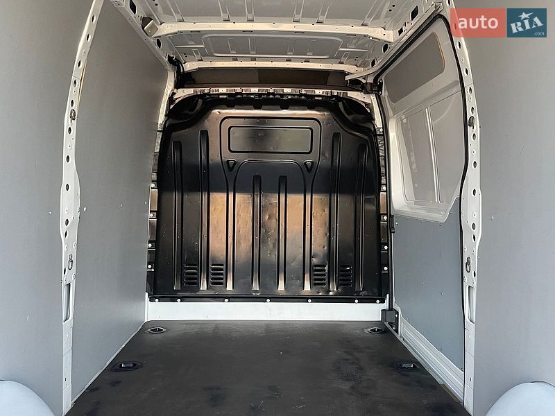 Вантажний фургон Renault Master 2021 в Дніпрі