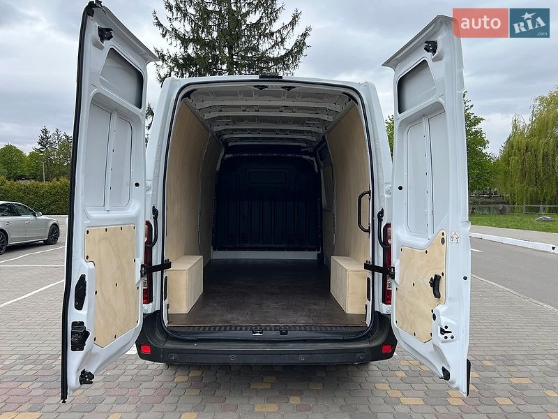 Грузовой фургон Renault Master 2021 в Луцке