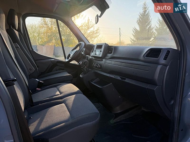 Вантажний фургон Renault Master 2020 в Дубні