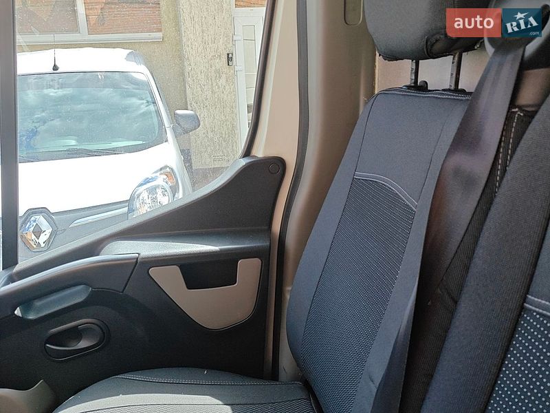 Микроавтобус грузовой (до 3,5т) Renault Master 2015 в Полтаве