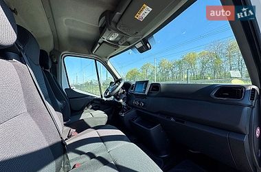 Вантажний фургон Renault Master 2021 в Рівному