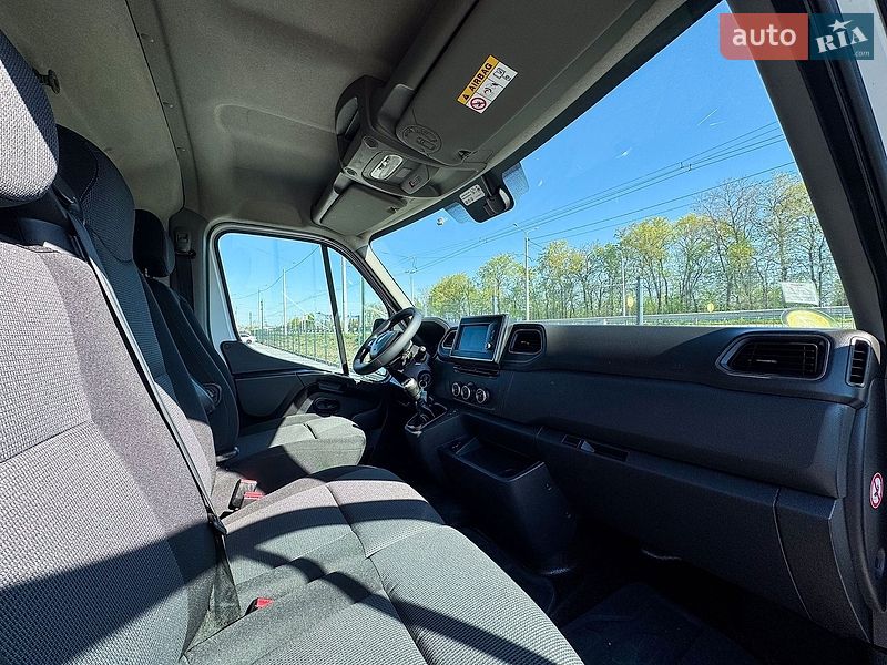 Вантажний фургон Renault Master 2021 в Рівному