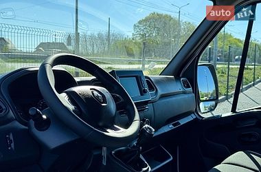 Вантажний фургон Renault Master 2021 в Рівному
